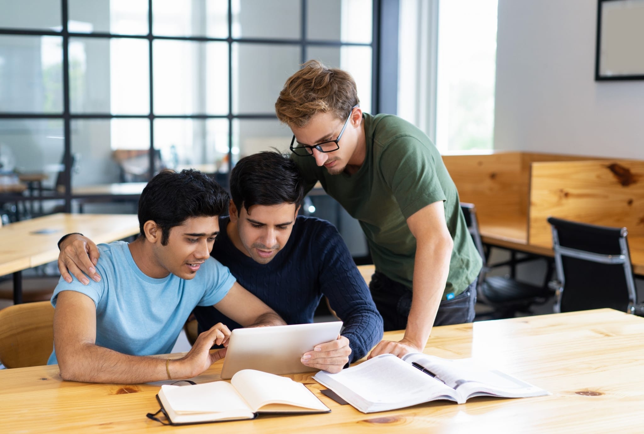Best MBA Universities – ROI, Global Exposure & Hybrid Learning